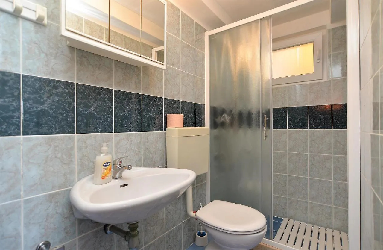 Apartments Valbandon With Pool 31 Fazana