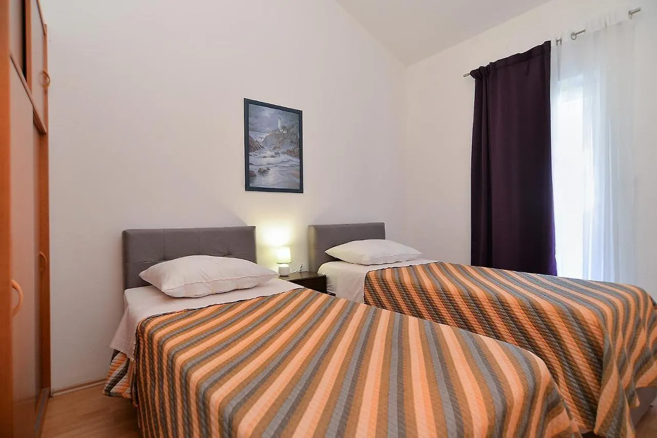 Apartments Valbandon With Pool 31 Fazana 0*,