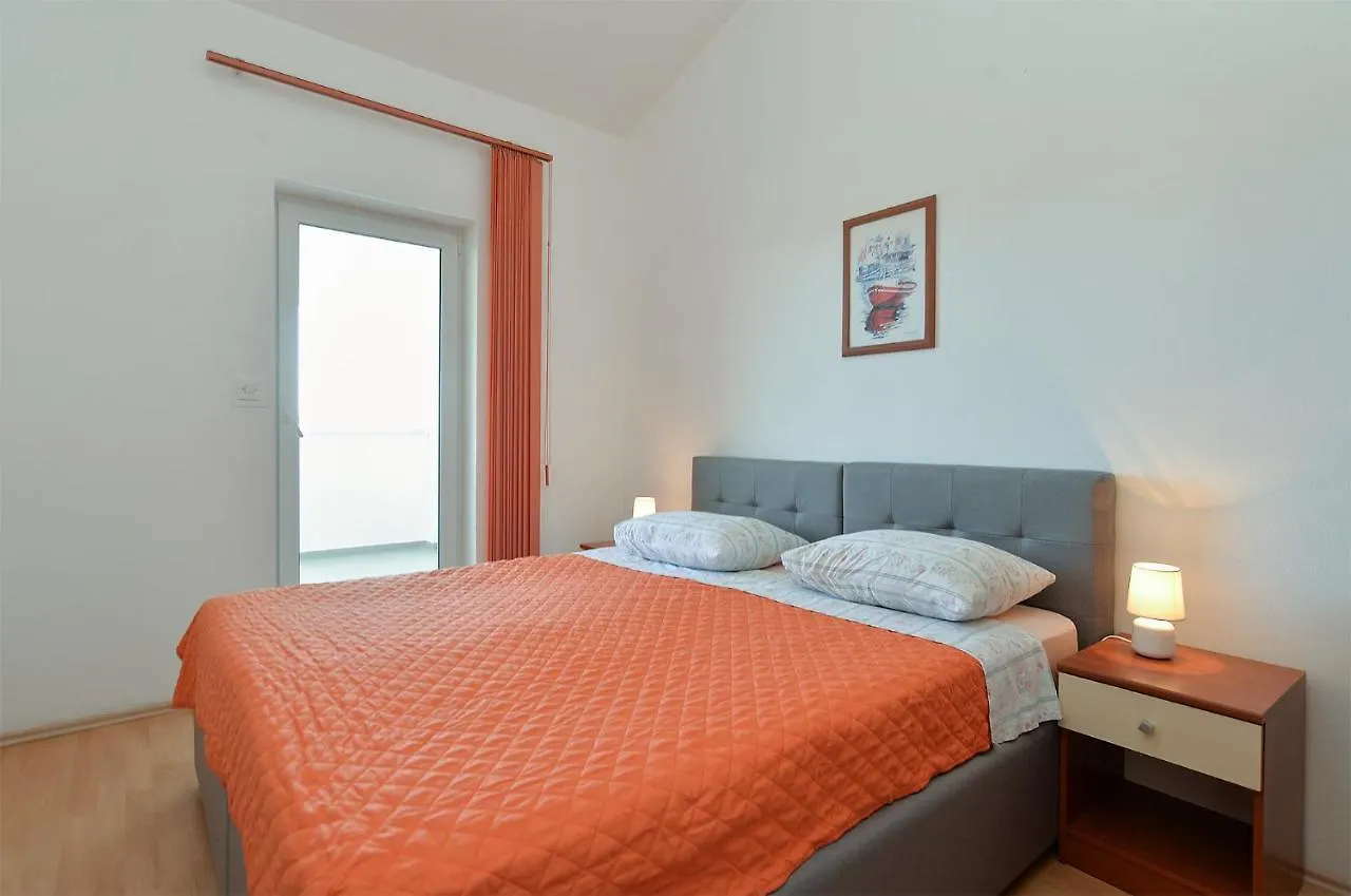 Apartments Valbandon With Pool 31 Fazana