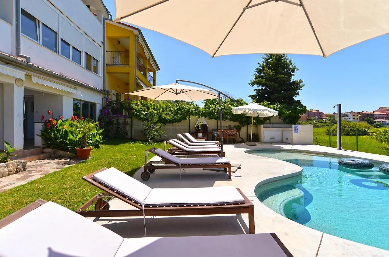 Apartments Valbandon With Pool 31 Fazana 0*,