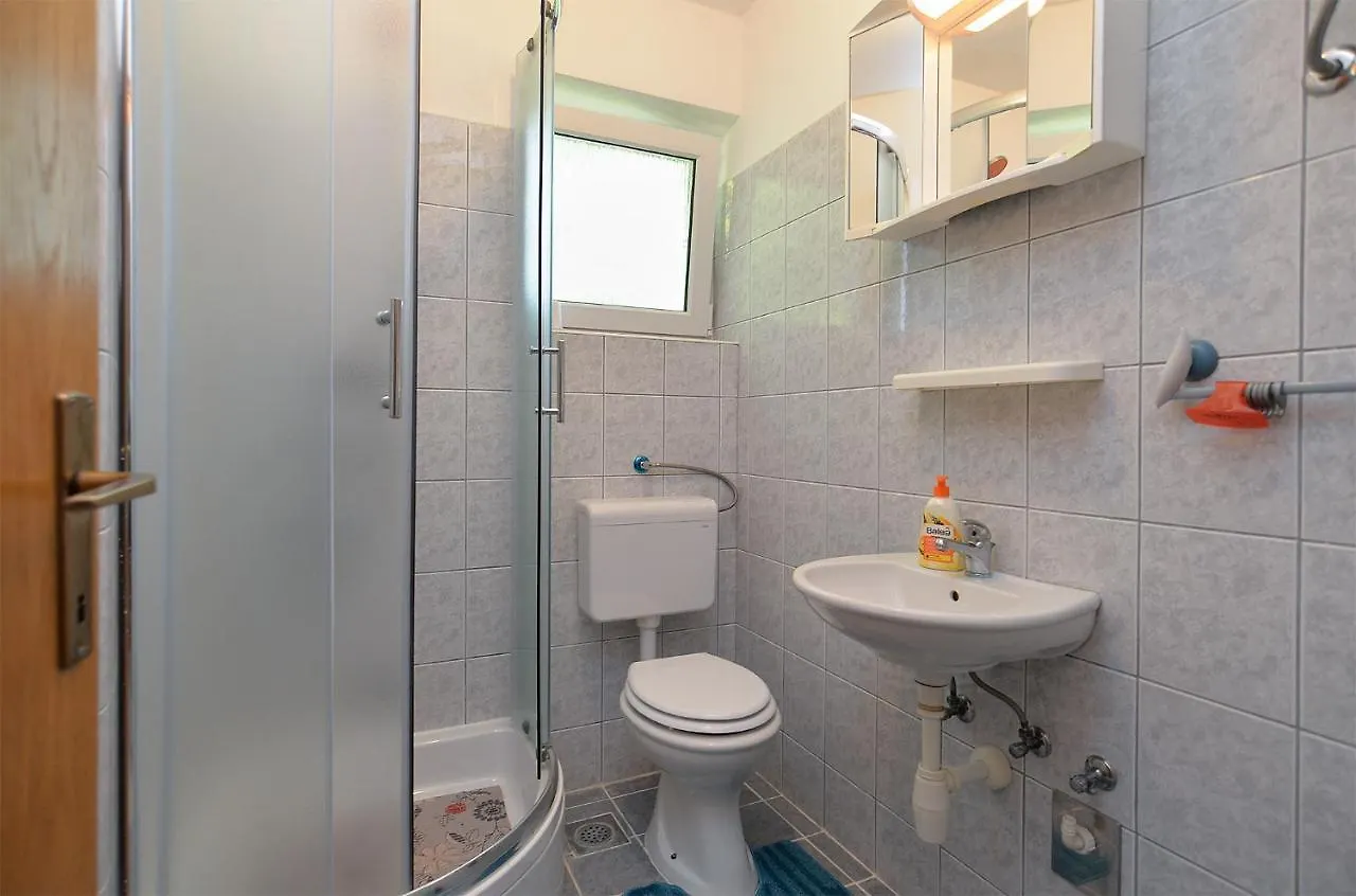 Apartments Valbandon With Pool 31 Fazana