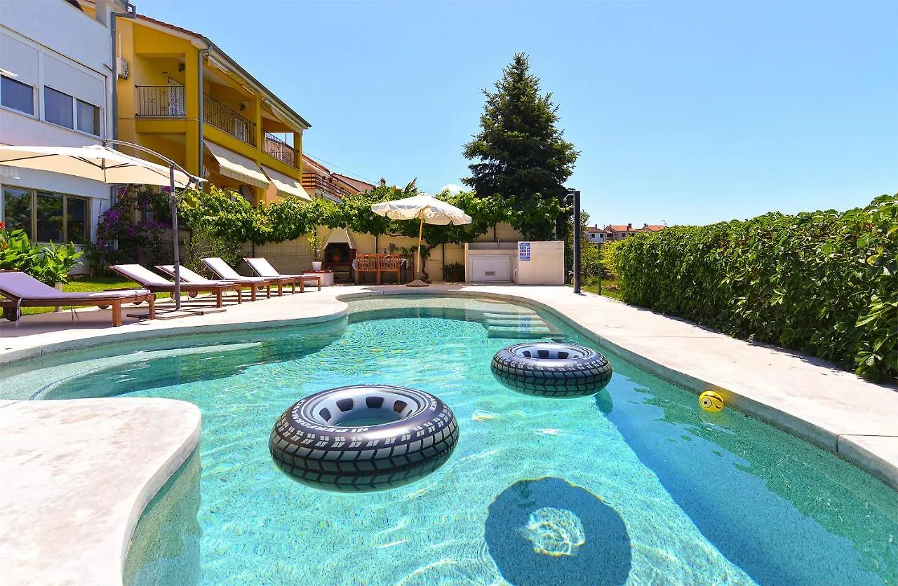 Apartments Valbandon With Pool 31 Fazana Croatia