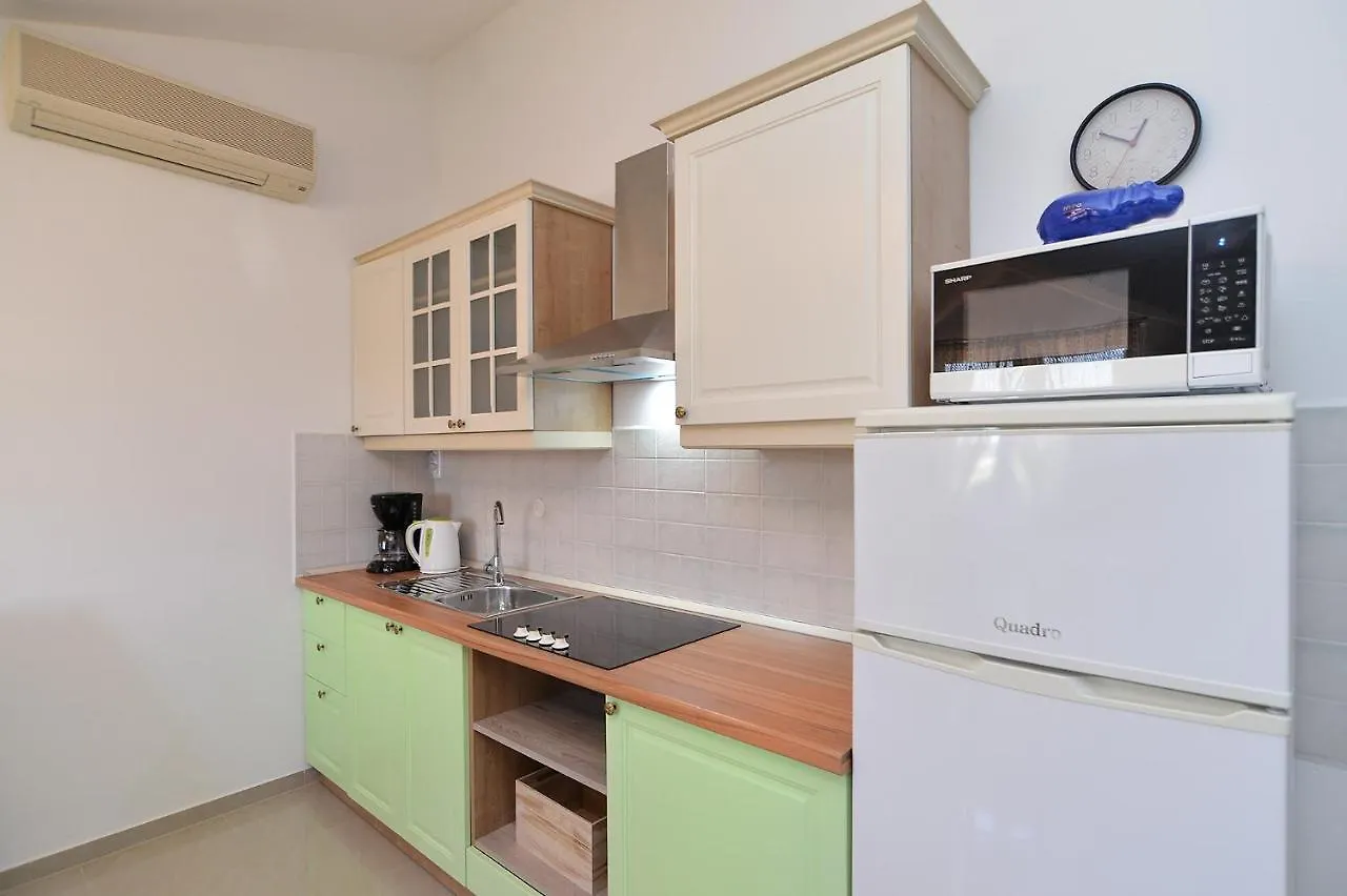 Apartments Valbandon With Pool 31 Fazana Croatia
