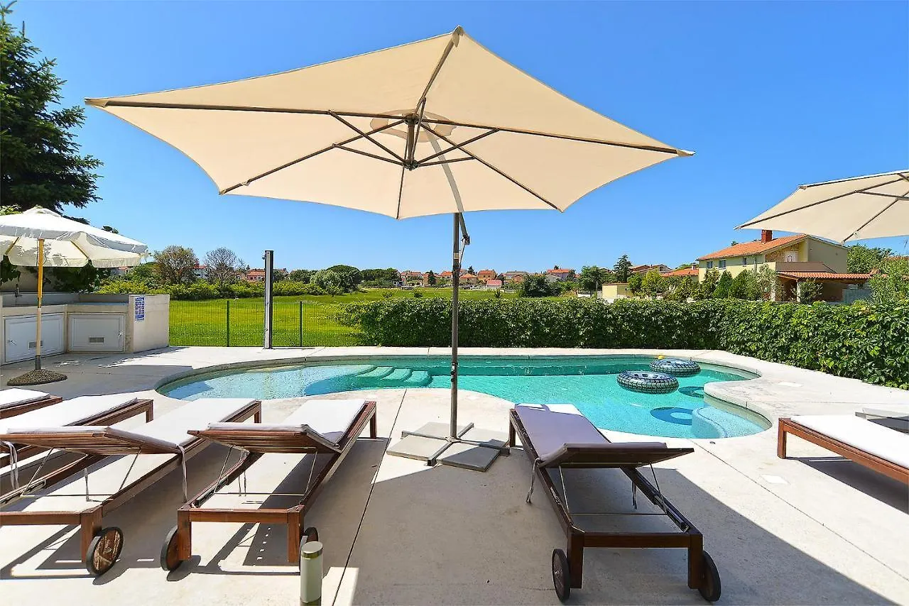 Apartments Valbandon With Pool 31 Fazana Croatia